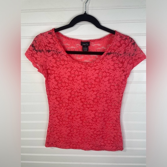 Rue21 Tops - Rue21 Pink Floral Short Sleeve Scoop Neck Lace Shirt Medium Girls EUC